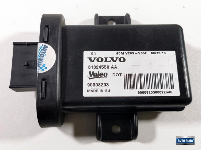 Usagé Ordinateur éclairage Volvo V60 I (FW/GW) 2.4 D5 20V AWD Prix € 49,95 Règlement à la marge proposé par Auto Rima 
