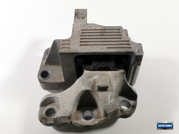 Used Engine mount Volvo XC40 (XZ) 1.5 T2 12V Price € 74,95 Margin scheme offered by Auto Rima Druten