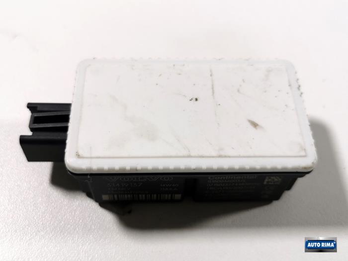 Używane Modul keyless vehicle Volvo V40 (MV) 1.6 T4 GTDi 16V Cena € 19,95 Procedura marży oferowane przez Auto Rima 