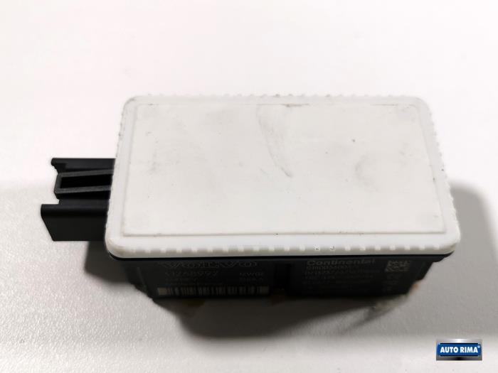 Używane Modul keyless vehicle Volvo V60 I (FW/GW) 2.0 D3 20V Cena € 19,95 Procedura marży oferowane przez Auto Rima Druten