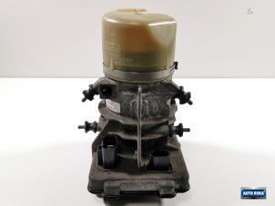 Usados Bomba de dirección asistida Volvo V60 I (FW/GW) 1.6 T3 16V Precio € 74,95 Norma de margen ofrecido por Auto Rima Druten