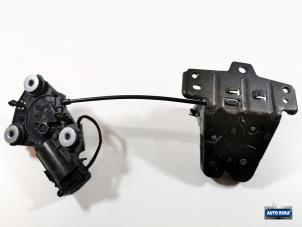 Używane Mechanizm zamka tylnej klapy Volvo XC90 II 2.0 T8 16V Twin Engine AWD Cena € 99,95 Procedura marży oferowane przez Auto Rima Druten
