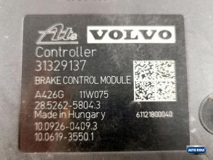 ABS Pumpe van een Volvo S60 II (FS) 2.0 D3 20V 2011