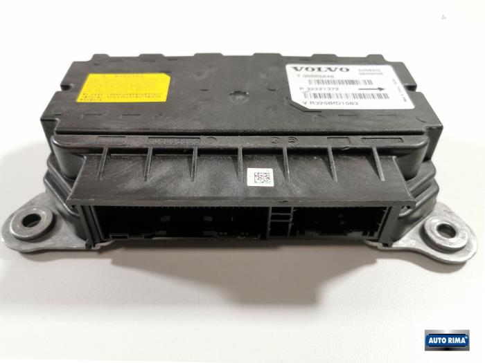Begagnade Airbagmodul Volvo V90 II (PW) 2.0 D3 16V Pris € 249,95 Marginaltabell erbjuds av Auto Rima Druten