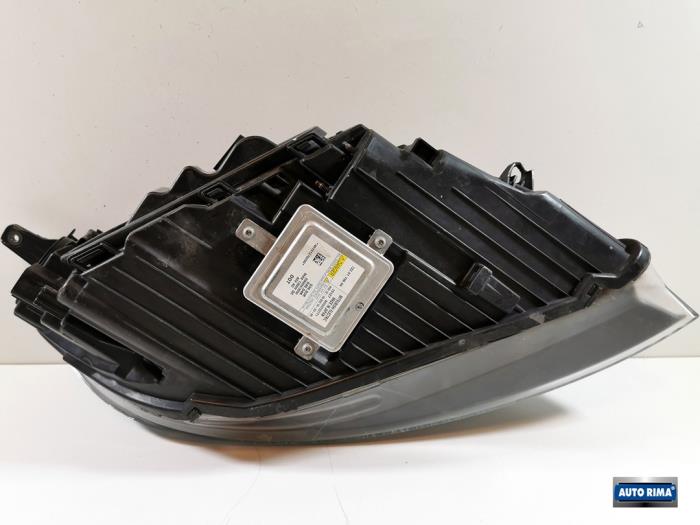 Headlight, left Volvo V40 1.6 T2 GTDi 16V - 31420007 VOLVO