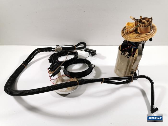 Usagé Pompe essence Volvo V70 (SW) 2.4 D5 20V Prix € 74,95 Règlement à la marge proposé par Auto Rima 