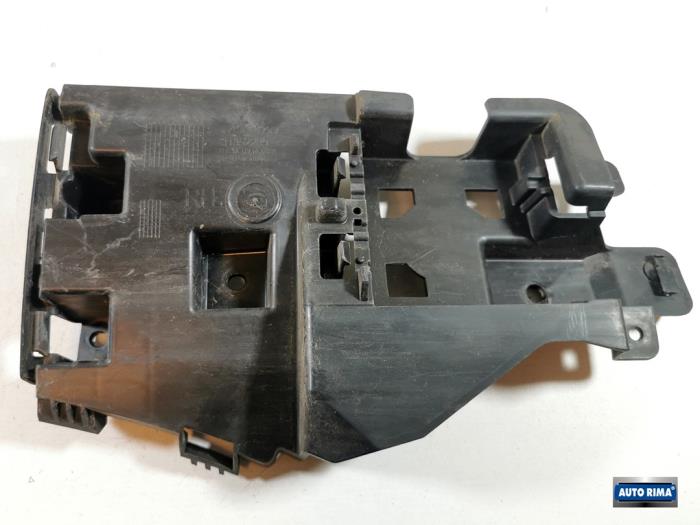 Rear bumper bracket, right Volvo V60 I 2.0 D3 20V - 31352285 VOLVO