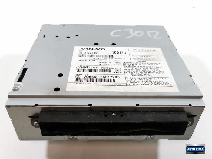 Używane Odtwarzacz CD Volvo C30 (EK/MK) 2.0 16V Cena € 49,95 Procedura marży oferowane przez Auto Rima 