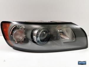 Usados Faro derecha Volvo V50 (MW) 2.5 T5 20V Precio € 199,95 Norma de margen ofrecido por Auto Rima Druten