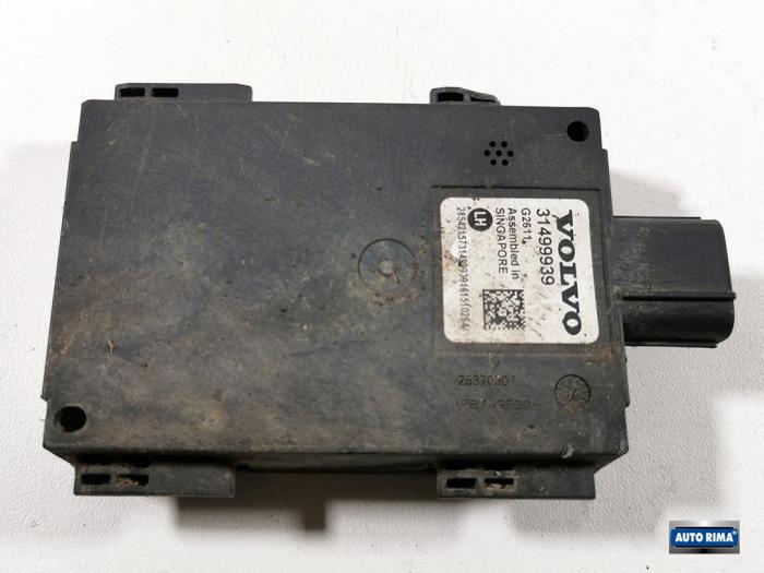 Begagnade Radarsensor Volvo S90 II 2.0 D4 16V Pris € 99,95 Marginaltabell erbjuds av Auto Rima 
