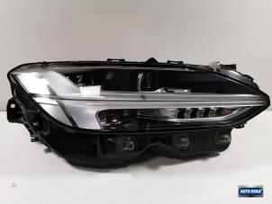 Gebrauchte Scheinwerfer rechts Volvo V90 II (PW) 2.0 D3 16V Preis € 749,95 Margenregelung angeboten von Auto Rima Druten