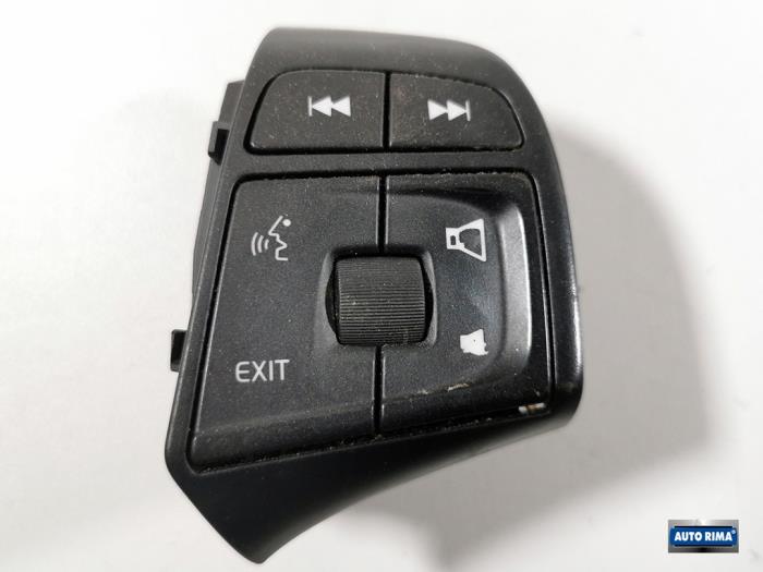Używane Kierownica multifunkcyjna Volvo V40 (MV) 2.4i 20V Cena € 24,95 Procedura marży oferowane przez Auto Rima 