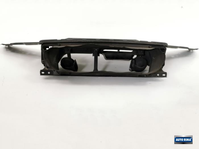 Używane Panel przedni Volvo S80 (TR/TS) 2.4 D5 20V Cena € 39,95 Procedura marży oferowane przez Auto Rima 