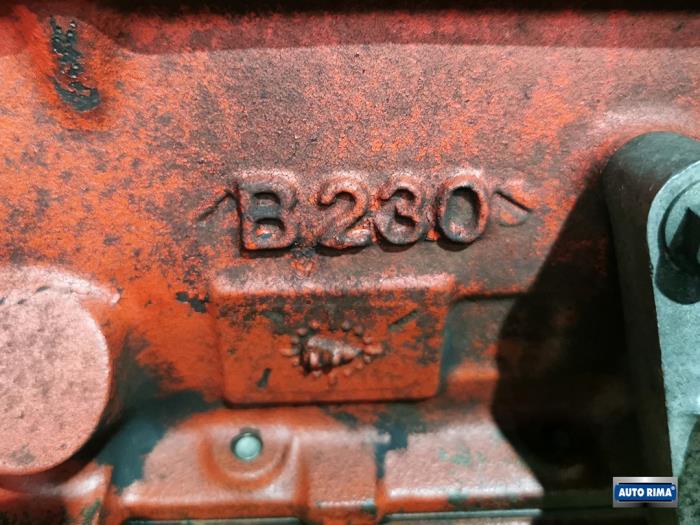 Engine from a Volvo 740 Estate 2.3i 1989