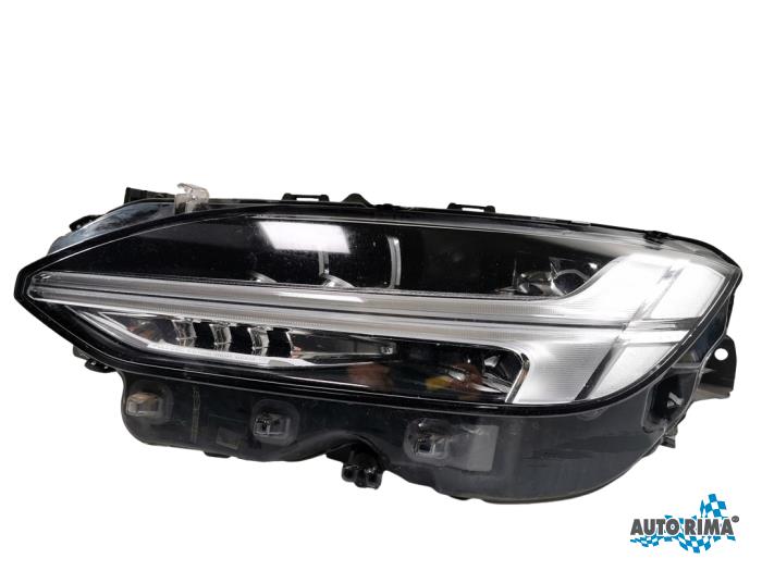 Używane Reflektor lewy Volvo V90 II (PW) 2.0 D3 16V Cena € 849,95 Procedura marży oferowane przez Auto Rima Druten