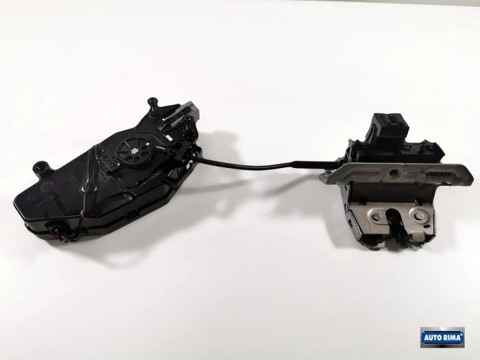 Tailgate lock mechanism Volvo V70 2.0 D2 Geartronic 16V - 31440491