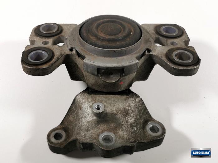 Engine mount Volvo V60 I 2.0 D4 16V - 31401307 D4204T5