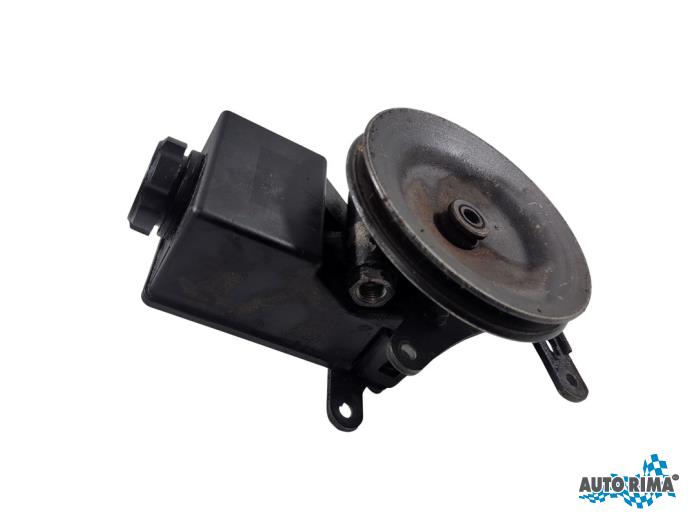Usagé Pompe de direction Volvo 240/245 240 Prix € 99,95 Règlement à la marge proposé par Auto Rima 