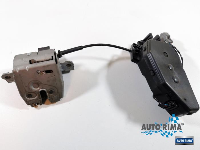 Tailgate lock mechanism Volvo V70 1.6 T4 16V - 31333542
