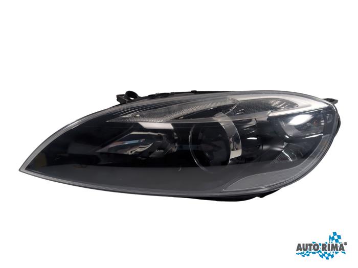 Używane Reflektor lewy Volvo V40 (MV) 1.6 D2 Cena € 349,95 Procedura marży oferowane przez Auto Rima Druten