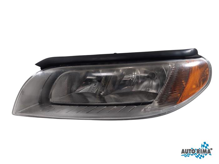 Używane Reflektor lewy Volvo V70 (BW) 2.0 16V Cena € 124,95 Procedura marży oferowane przez Auto Rima Druten