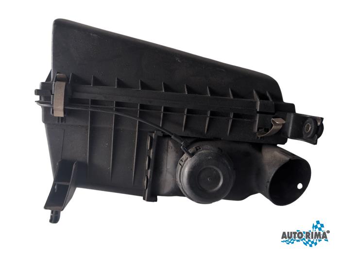 Begagnade Luftfilterhus Volvo V40 (VW) 1.8 16V Pris € 49,95 Marginaltabell erbjuds av Auto Rima 