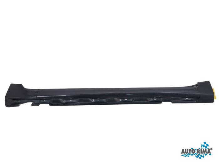Używane Próg prawy Volvo V70 (BW) 2.0 T5 16V Cena € 49,95 Procedura marży oferowane przez Auto Rima 