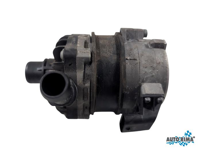 Begagnade Extra vattenpump Volvo XC40 (XZ) 1.5 T5 Plug-in Hybrid 16V Pris € 99,95 Marginaltabell erbjuds av Auto Rima 