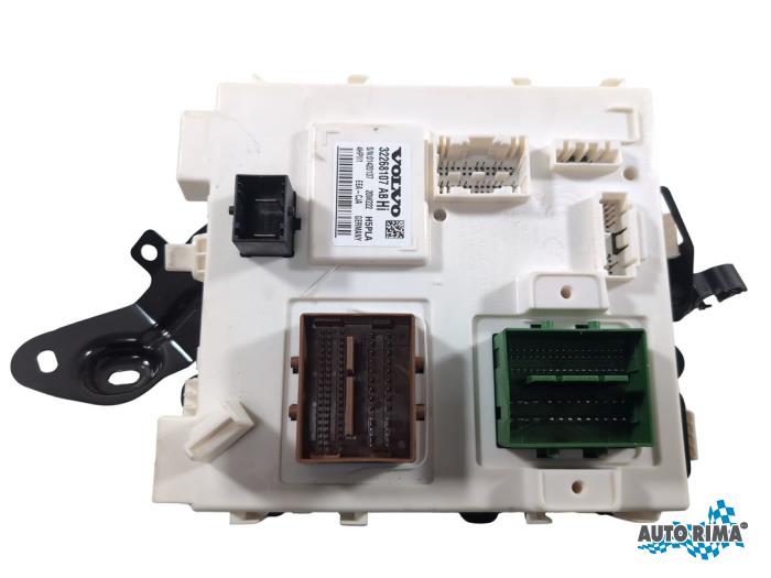 Usagé Module électronique central Volvo XC40 (XZ) 1.5 T5 Plug-in Hybrid 16V Prix € 149,95 Règlement à la marge proposé par Auto Rima 
