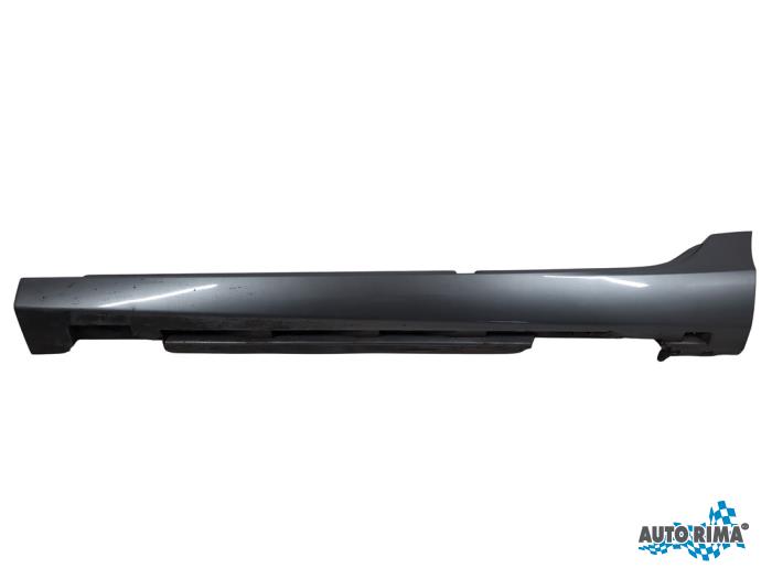 Używane Próg lewy Volvo V40 (MV) 1.5 T3 16V Geartronic Cena € 49,95 Procedura marży oferowane przez Auto Rima Druten