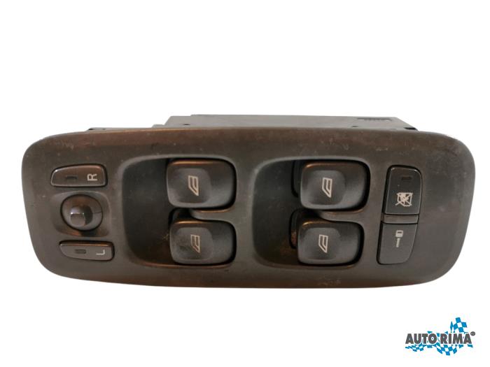 Usados Interruptor de ventanilla eléctrica Volvo V70 (SW) 2.4 20V 140 Precio € 39,95 Norma de margen ofrecido por Auto Rima Druten