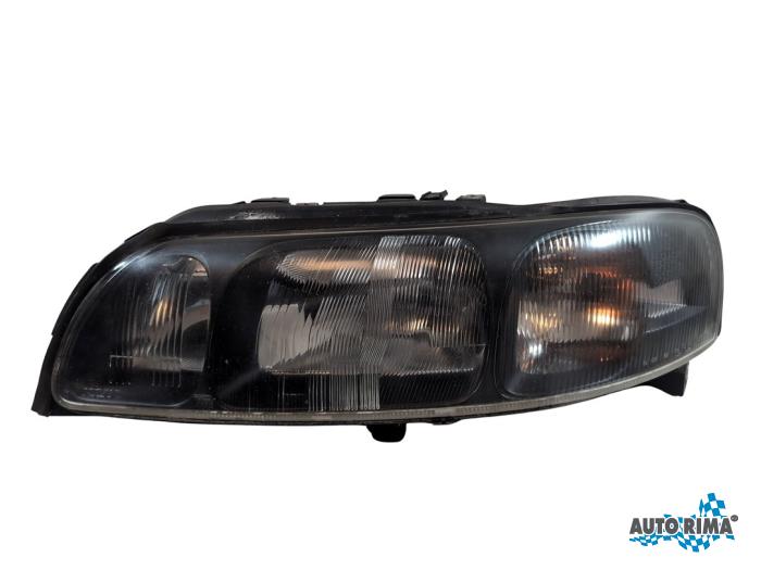 Używane Reflektor lewy Volvo S60 I (RS/HV) 2.4 20V 140 Cena € 49,95 Procedura marży oferowane przez Auto Rima Druten