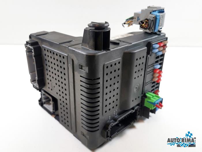 Usagé Module électronique central Volvo V70 (SW) 2.4 20V 170 Prix € 149,95 Règlement à la marge proposé par Auto Rima 