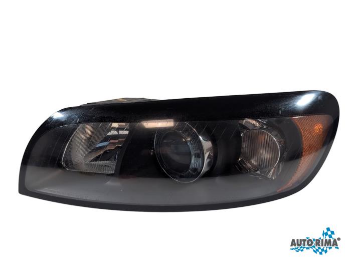 Używane Reflektor lewy Volvo C30 (EK/MK) 2.5 T5 20V Cena € 299,95 Procedura marży oferowane przez Auto Rima 