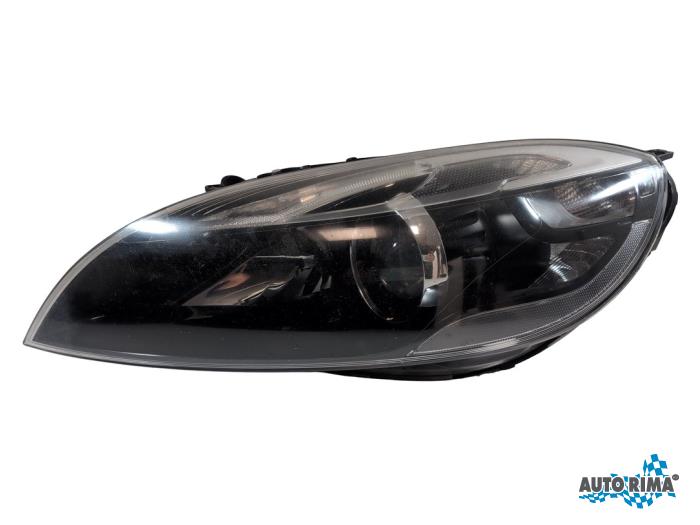 Używane Reflektor lewy Volvo V40 (MV) 1.6 T2 GTDi 16V Cena € 349,95 Procedura marży oferowane przez Auto Rima Druten