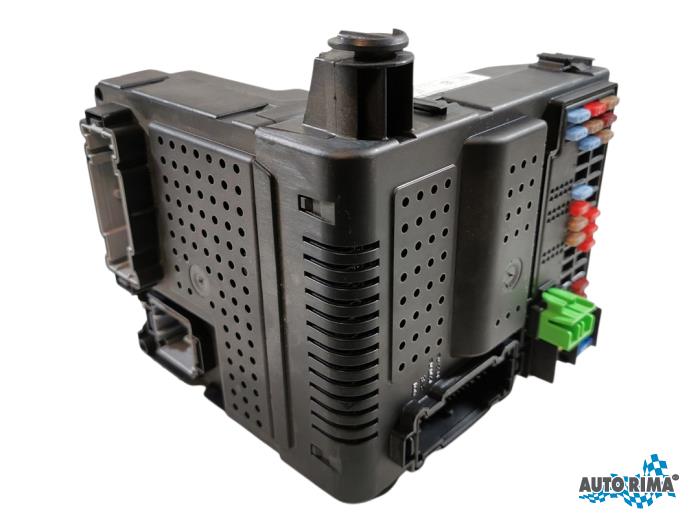 Usados Módulo electrónico central Volvo S60 I (RS/HV) 2.4 20V 140 Precio € 149,95 Norma de margen ofrecido por Auto Rima 