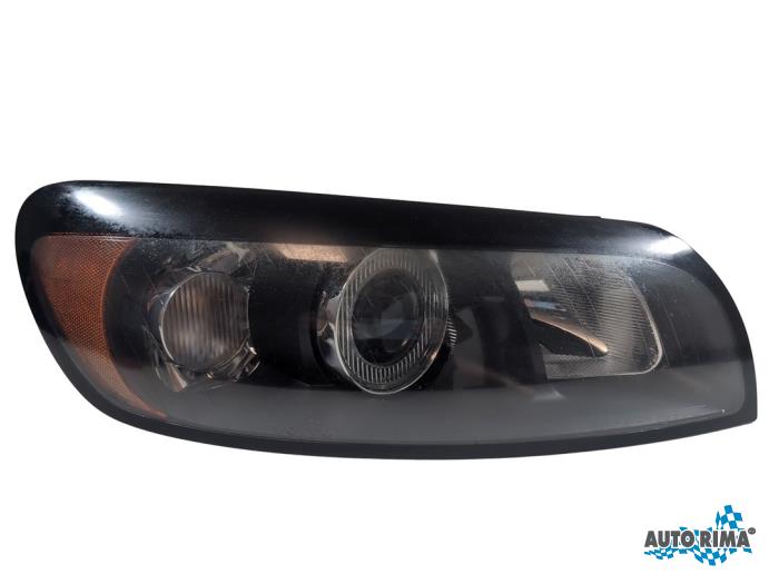 Używane Reflektor prawy Volvo C30 (EK/MK) 1.8 16V Cena € 149,95 Procedura marży oferowane przez Auto Rima Druten