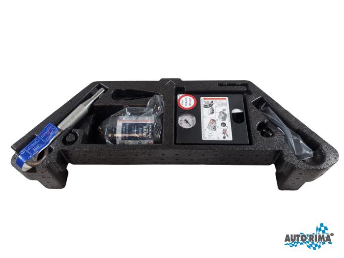 Begagnade Däckpump Volvo XC40 (XZ) 1.5 T3 12V Pris € 49,95 Marginaltabell erbjuds av Auto Rima 