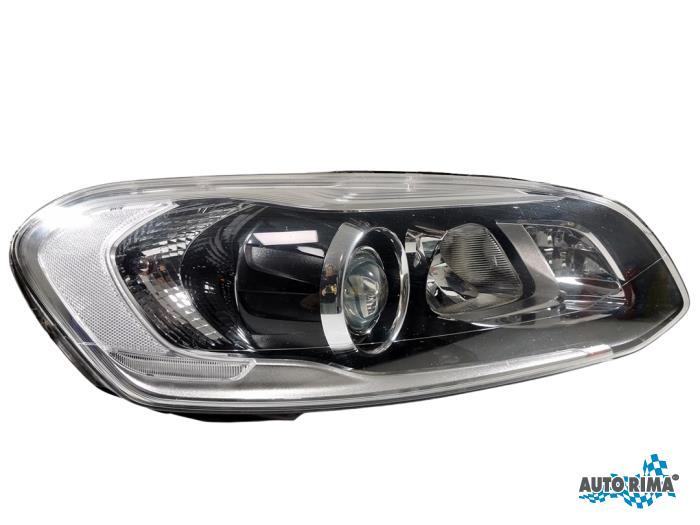 Używane Reflektor prawy Volvo XC60 I (DZ) 2.0 D4 16V Cena € 499,95 Procedura marży oferowane przez Auto Rima Druten