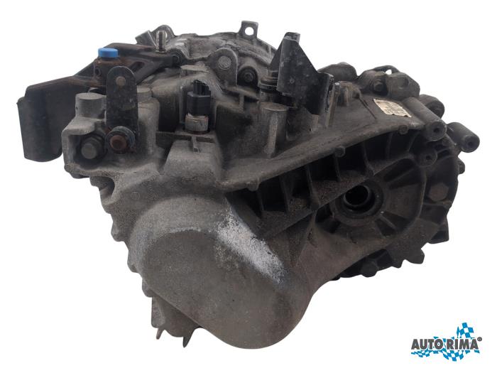 Used Gearbox Volvo V70 (SW) 2.4 D 20V Price € 449,95 Margin scheme offered by Auto Rima Druten