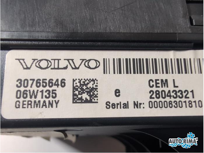 Central electronic Modul van een Volvo V70 (SW) 2.4 20V 140 2007