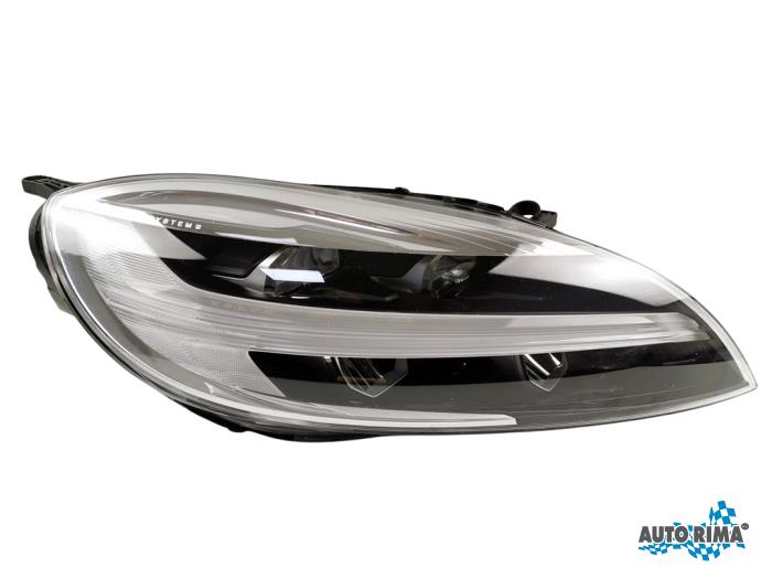 Używane Reflektor prawy Volvo V40 (MV) 1.5 T3 16V Geartronic Cena € 399,95 Procedura marży oferowane przez Auto Rima 