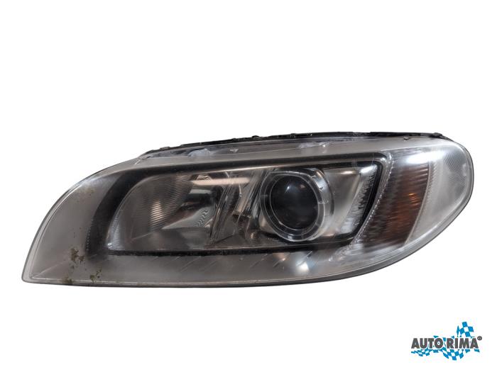 Używane Reflektor lewy Volvo V70 (BW) 2.0 D3 16V Cena € 374,95 Procedura marży oferowane przez Auto Rima Druten