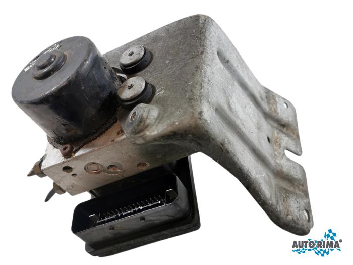Usagé Bloc ABS Volvo V70 (SW) 2.5 T 20V Prix € 174,95 Règlement à la marge proposé par Auto Rima 