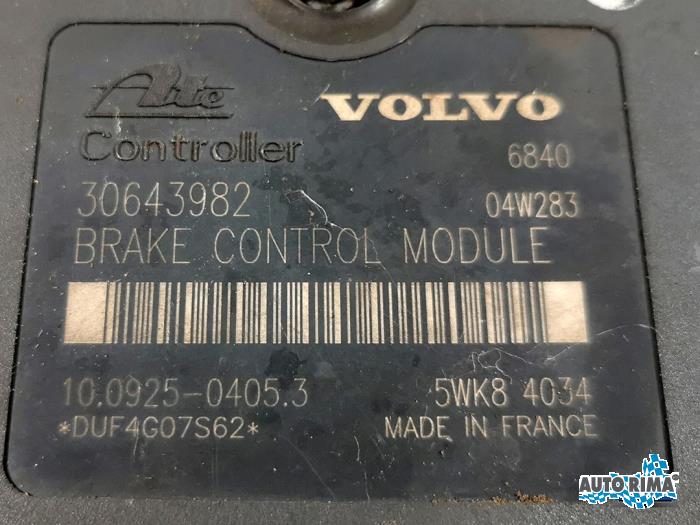 Bloc ABS d'un Volvo V70 (SW) 2.5 T 20V AWD 2005