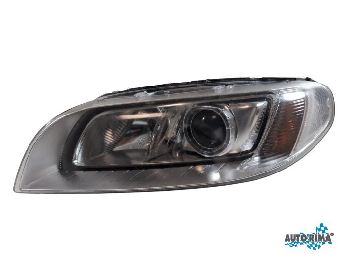 Używane Reflektor lewy Volvo V70 (BW) 2.0 D3 16V Cena € 374,95 Procedura marży oferowane przez Auto Rima Druten