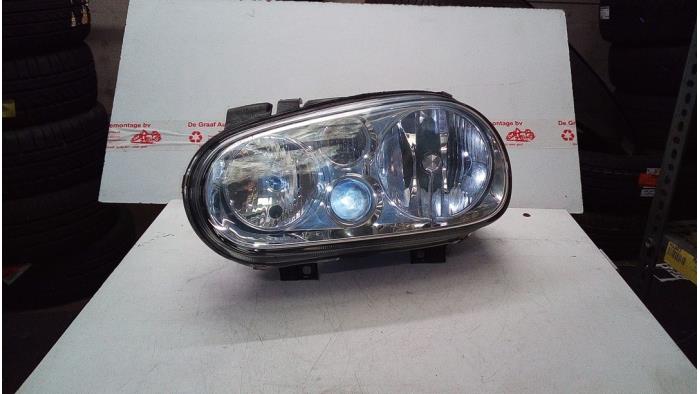 Headlight, left from a Volkswagen Golf 1997
