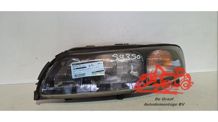 Używane Reflektor lewy Volvo S60 I (RS/HV) 2.4 20V 140 Cena € 85,00 Procedura marży oferowane przez de Graaf autodemontage B.V.