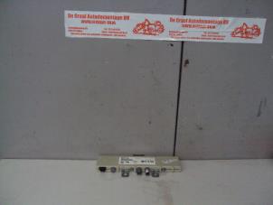 Used Antenna Amplifier BMW 3 serie (E46/4) 316i 16V Price on request offered by de Graaf autodemontage B.V.
