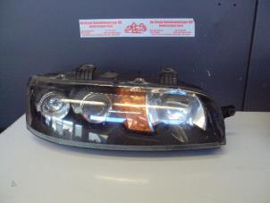 Used Headlight, right Fiat Punto II (188) 1.2 60 S 3-Drs. Price on request offered by de Graaf autodemontage B.V.